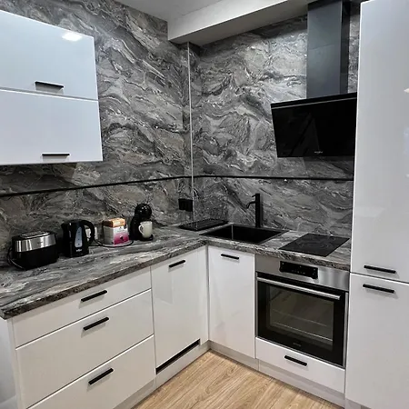 Golden Nelly First Line Apartment *
